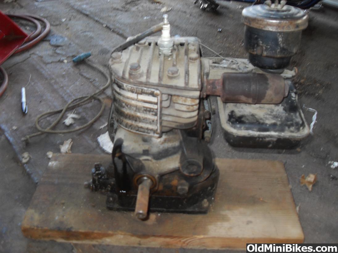 OLD BRIGGS AND STRATTON ENGINE MODEL NUMBER visual data 8