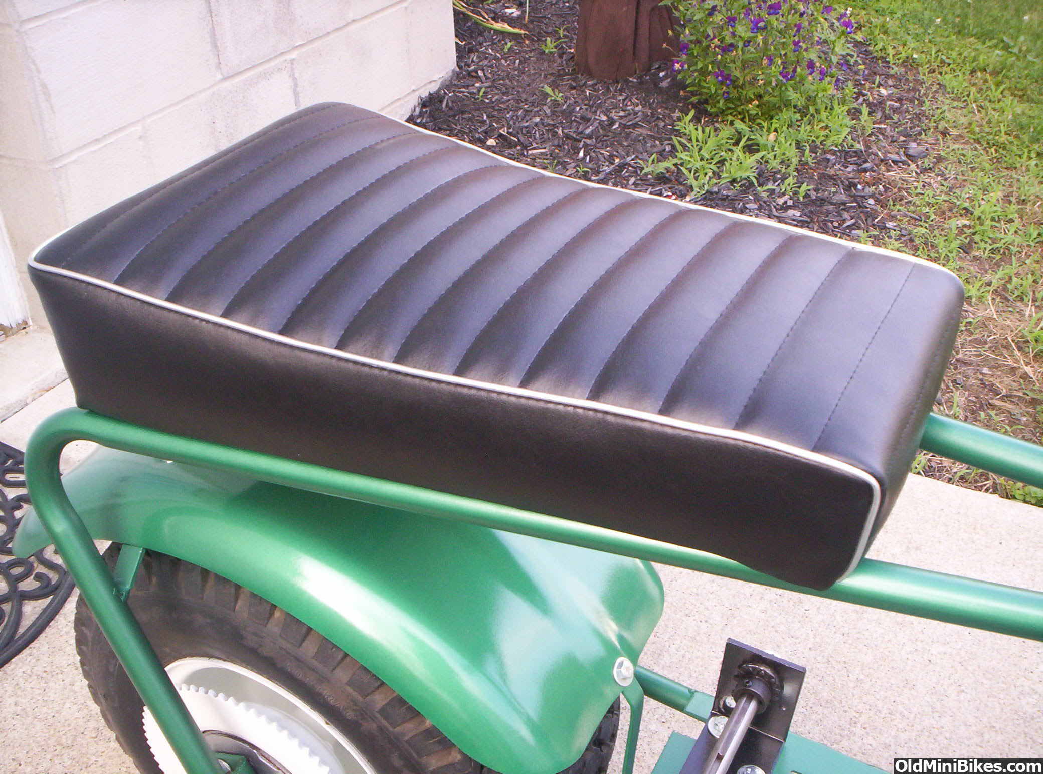 vintage bicycle seat restoration