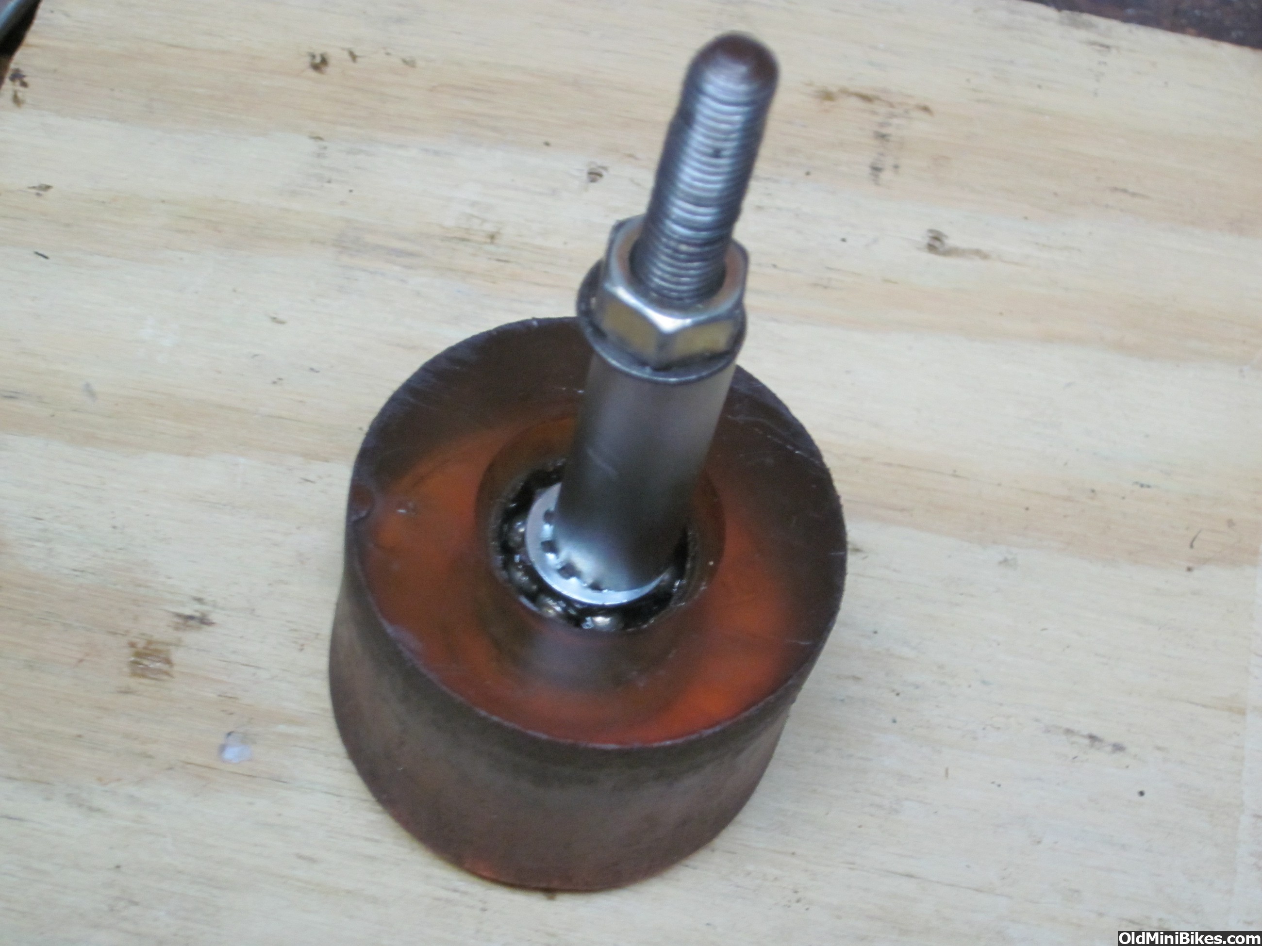 chain tensioner build from skateboard wheel thanks for input