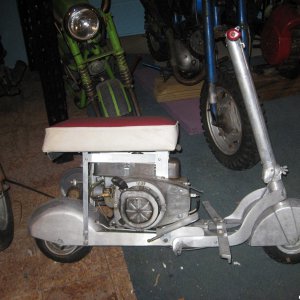 Argyle Folding Aluminum Scooter